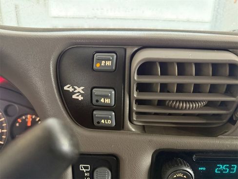 Used 2004 Chevrolet Blazer LS w/ Preferred Equipment Group image 18