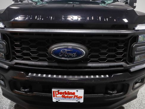 Used 2023 Ford F250 Lariat w/ Sport Appearance Package image 4