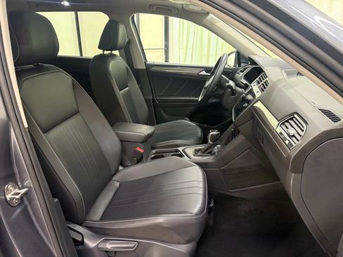 Used 2024 Volkswagen Tiguan SE image 26