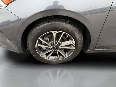 Used 2023 Kia Forte LXS FWD image 19