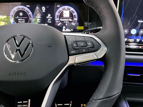 New 2026 Volkswagen Tiguan SE R-Line image 18