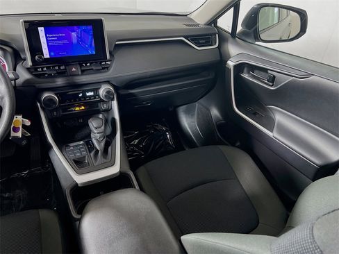 Certified 2024 Toyota RAV4 LE image 21