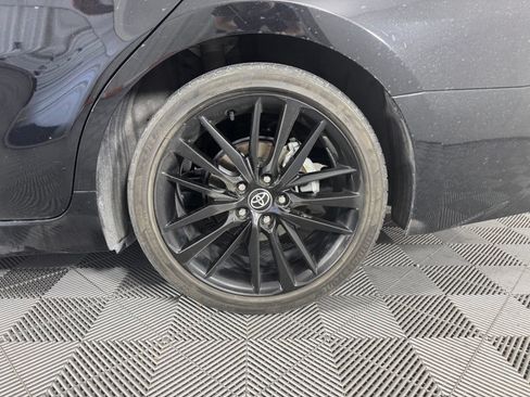 Used 2022 Toyota Camry XSE FWD image 13