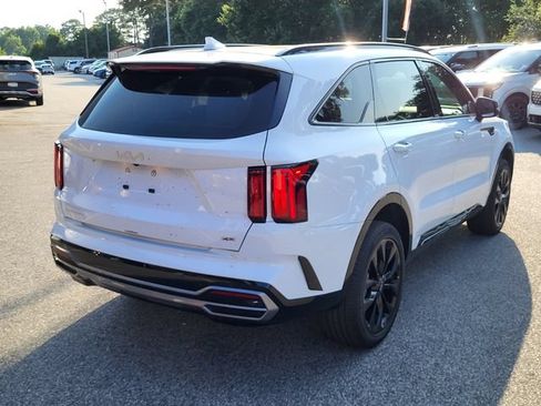 Certified 2023 Kia Sorento SX AWD/4WD image 2