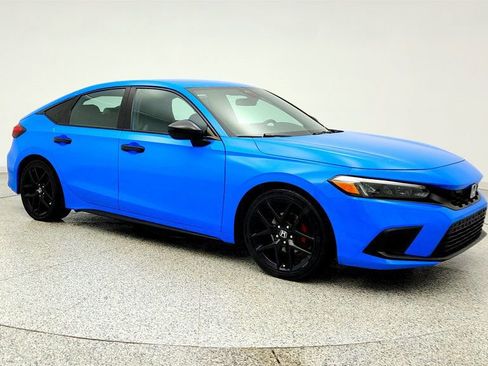 Used 2023 Honda Civic Sport image 3