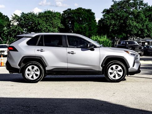 Used 2024 Toyota RAV4 LE image 4