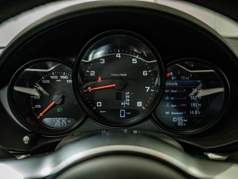 Certified 2019 Porsche 718 Boxster image 35