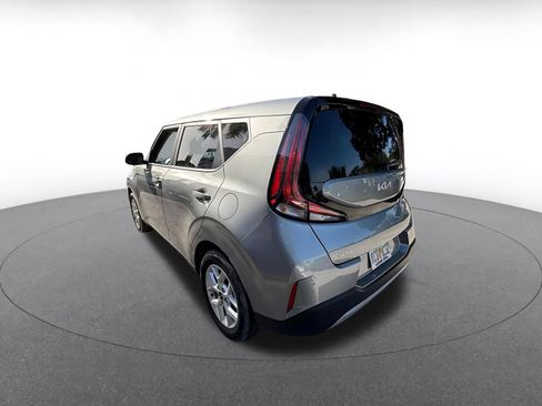 Used 2025 Kia Soul LX w/ LX Technology Package FWD image 12