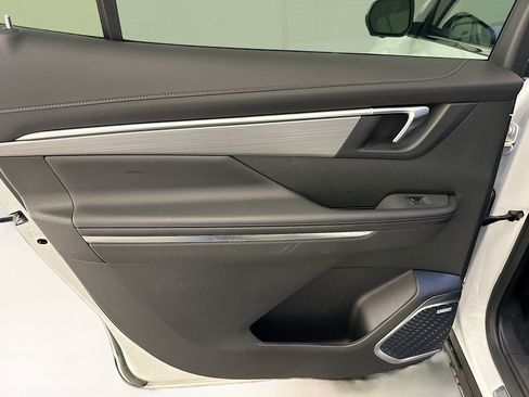 Used 2025 Buick Enclave Preferred image 27