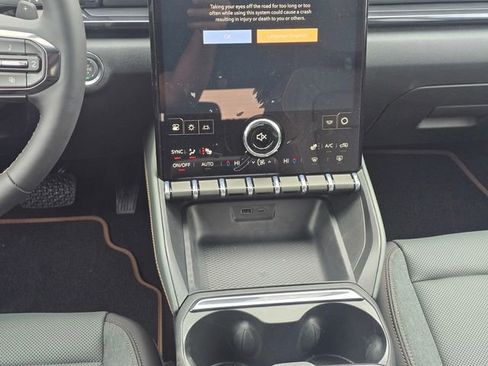 New 2026 GMC Terrain AT4 w/ Technology Package II AWD/4WD image 15