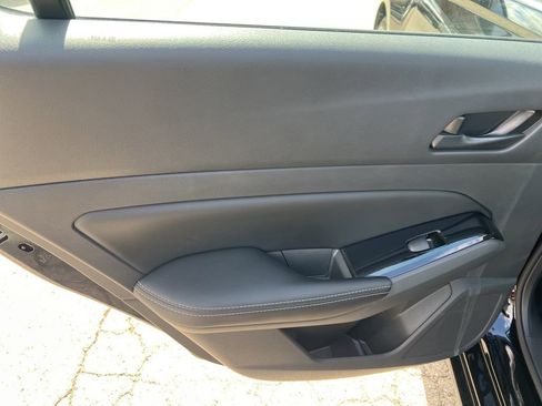 Used 2023 Nissan Altima 2.5 SV w/ SV Premium Package image 12