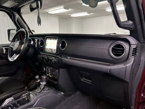 Used 2021 Jeep Wrangler Unlimited Sahara w/ Cold Weather Group AWD/4WD image 28
