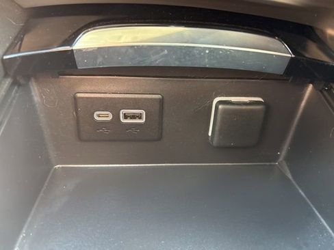 Used 2023 Buick Envision Essence FWD image 30