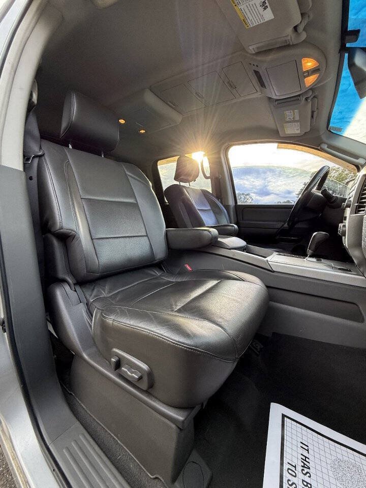 Used 2006 Nissan Titan LE AWD/4WD image 17