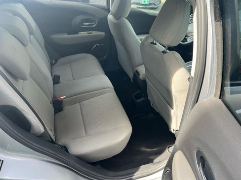 Used 2019 Honda HR-V EX image 12