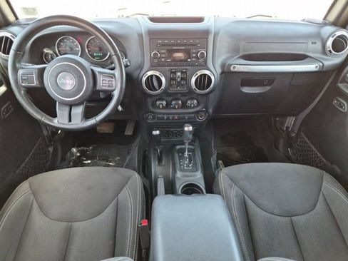 Used 2018 Jeep Wrangler Unlimited Sahara AWD/4WD image 14