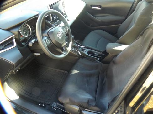 Used 2021 Toyota Corolla LE image 15