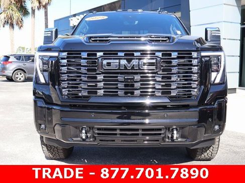 Used 2025 GMC Sierra 3500 Denali Ultimate image 3
