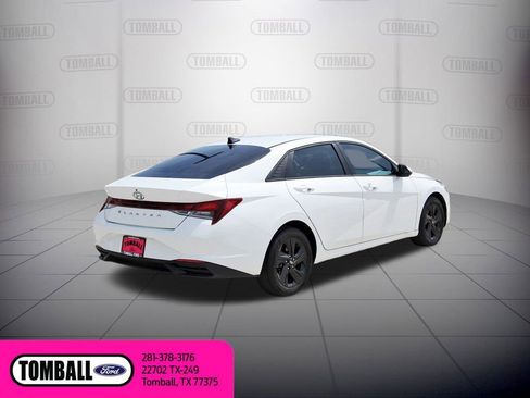 Used 2022 Hyundai Elantra SEL w/ Convenience Package FWD image 7