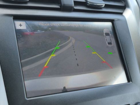 Used 2017 Ford Fusion SE w/ Fusion SE Technology Package AWD/4WD image 31