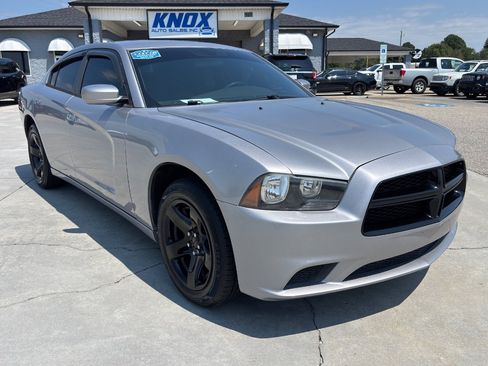 Used 2011 Dodge Charger Police RWD image 3