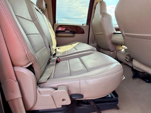 Used 2006 Ford F350 Lariat image 14