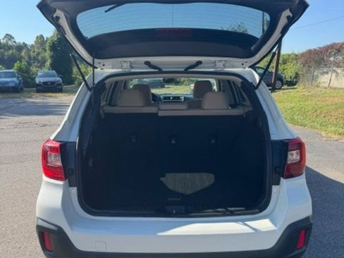 Used 2019 Subaru Outback 2.5i Premium AWD/4WD image 17