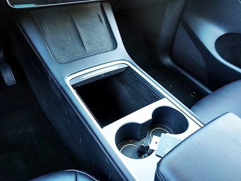 Used 2023 Tesla Model Y Long Range image 31