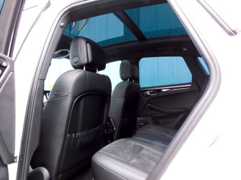 Used 2021 Porsche Macan image 15