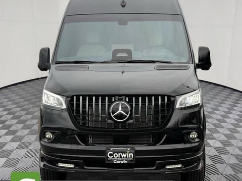 Used 2025 Mercedes-Benz Sprinter 2500 image 7