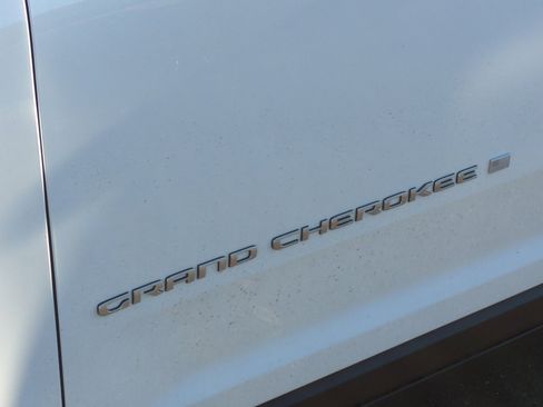 New 2025 Jeep Grand Cherokee Laredo X image 24