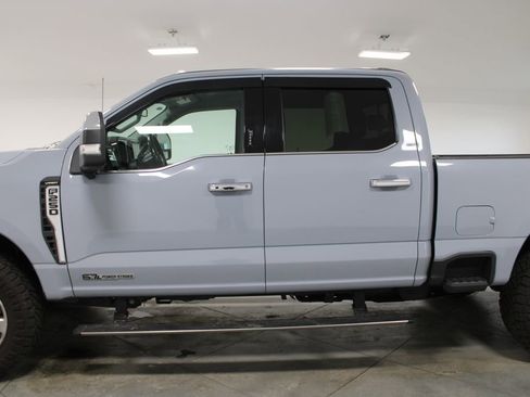Used 2024 Ford F250 Lariat w/ Lariat Ultimate Package AWD/4WD image 6
