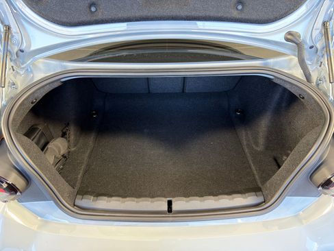 Used 2025 BMW M2 Coupe w/ Lighting Package image 32