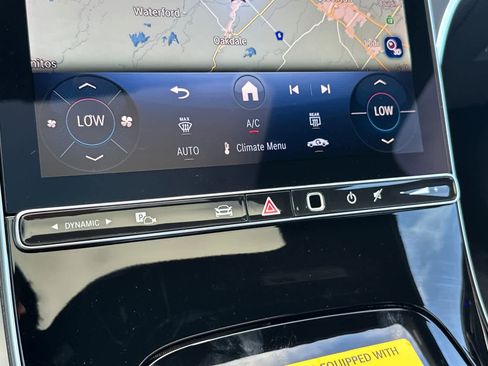 New 2025 Mercedes-Benz C 300 Sedan image 19