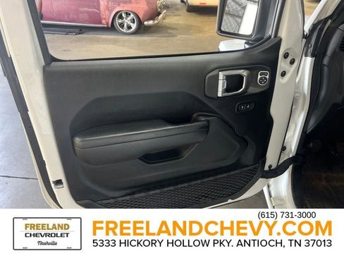 Used 2024 Jeep Gladiator Sport image 11