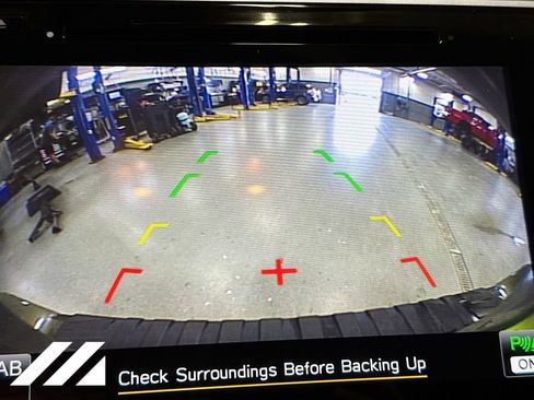 Used 2018 Subaru Outback 2.5i Touring AWD/4WD image 16