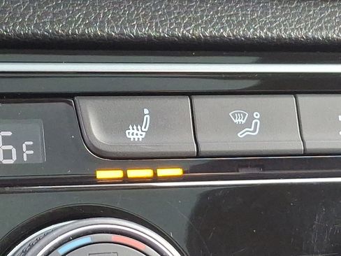 Certified 2022 Volkswagen Atlas SE w/ Panoramic Sunroof Package image 23