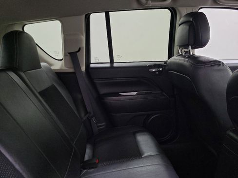 Used 2017 Jeep Compass Latitude AWD/4WD image 19