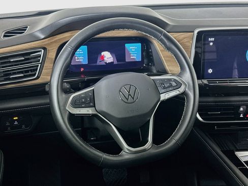 Used 2025 Volkswagen Atlas SE AWD/4WD image 18