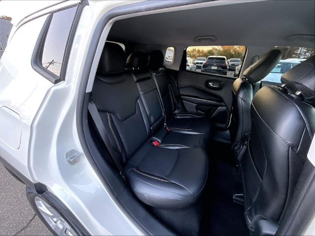Used 2019 Jeep Compass Latitude w/ Popular Equipment Group AWD/4WD image 24