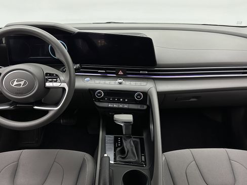 Used 2024 Hyundai Elantra SEL image 19