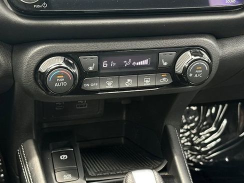 Used 2022 Nissan Kicks SR w/ Premium Package image 24