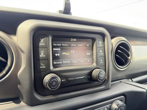 Used 2018 Jeep Wrangler Unlimited Sport image 46