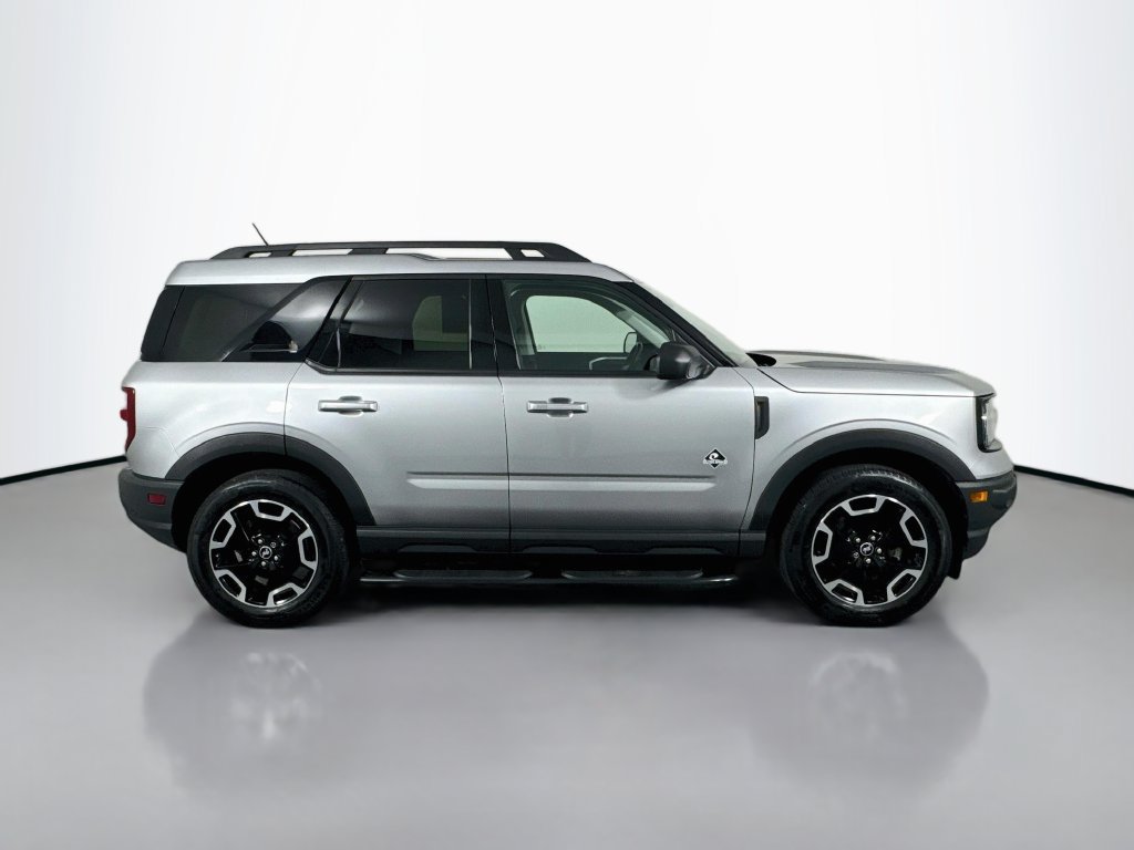 Used 2023 Ford Bronco Sport Outer Banks w/ Tech Package AWD/4WD image 4