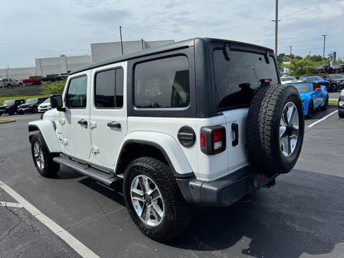 Used 2022 Jeep Wrangler Unlimited Sahara w/ Cold Weather Group AWD/4WD image 5