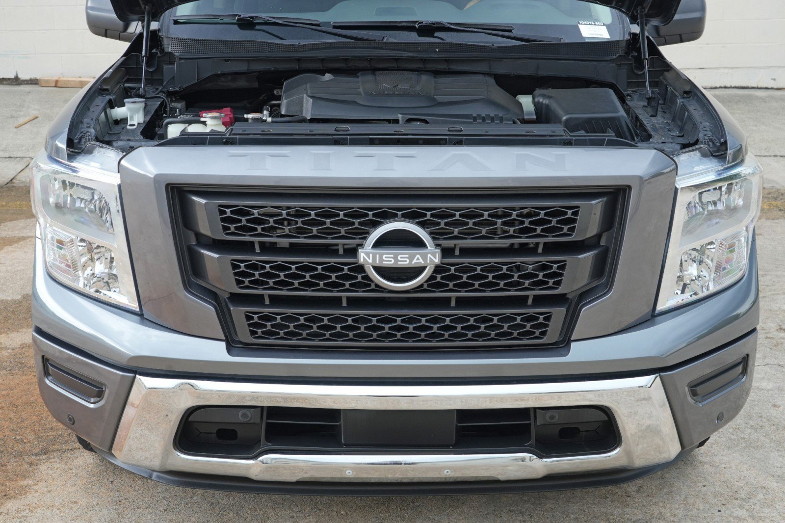 Used 2023 Nissan Titan SV w/ SV Convenience Package RWD image 7