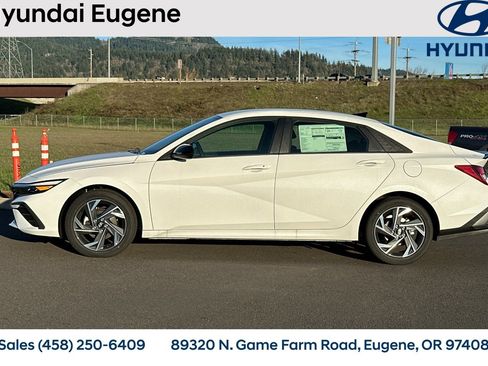 New 2025 Hyundai Elantra Sport image 8