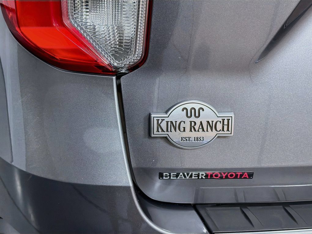 Used 2022 Ford Explorer King Ranch w/ Technology Package AWD/4WD image 38