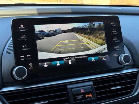 Used 2022 Honda Accord Touring image 5
