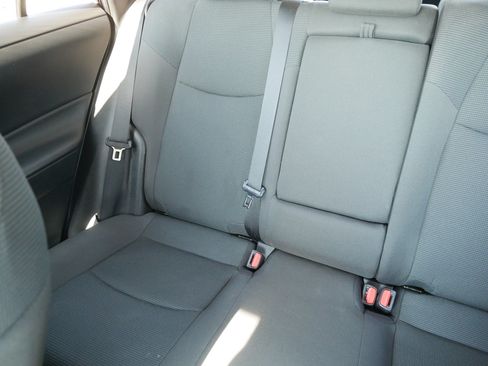 Used 2021 Toyota RAV4 LE AWD/4WD image 12